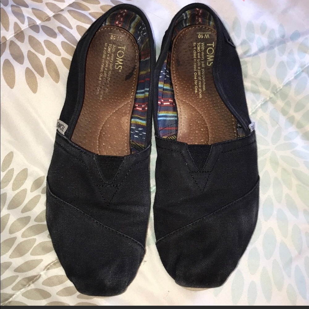 Toms Shoes